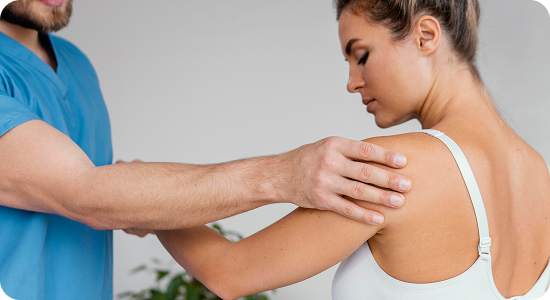 Terapia de rehabilitación en hombro